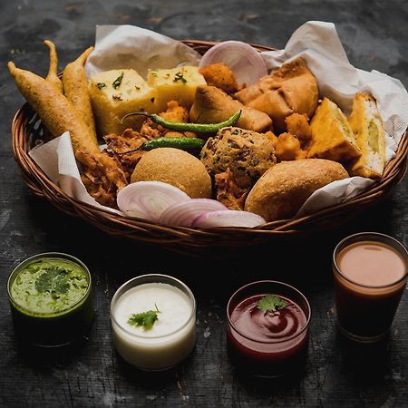 OYO 78997 The Maharaja Inn Lucknow Bagian luar foto