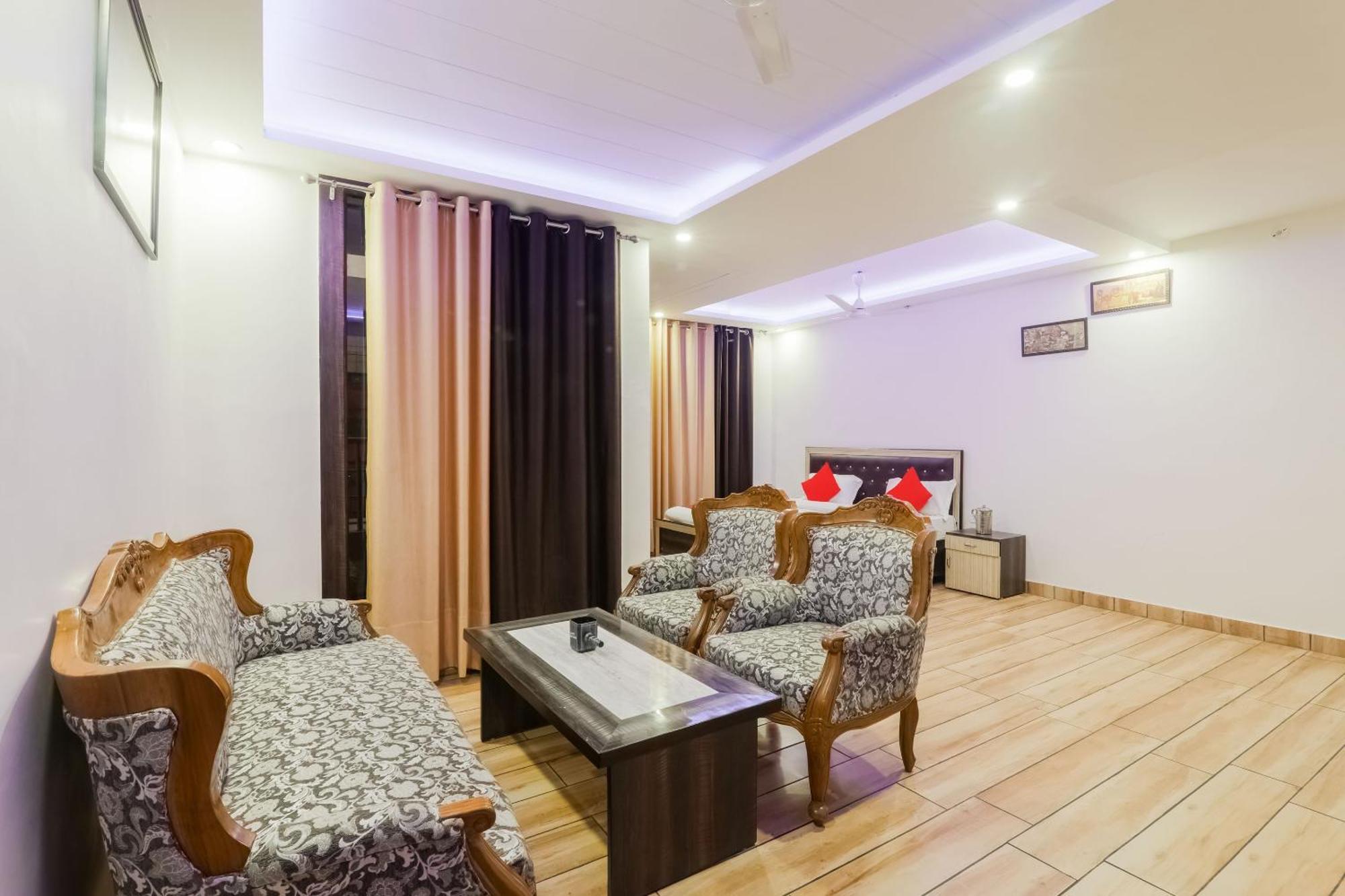 OYO 78997 The Maharaja Inn Lucknow Bagian luar foto